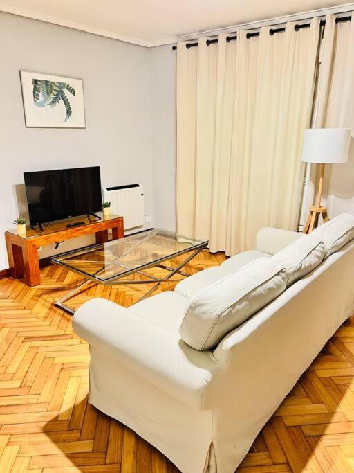 Apartamento En El Centro De Vigo 2 Habitaciones المظهر الخارجي الصورة